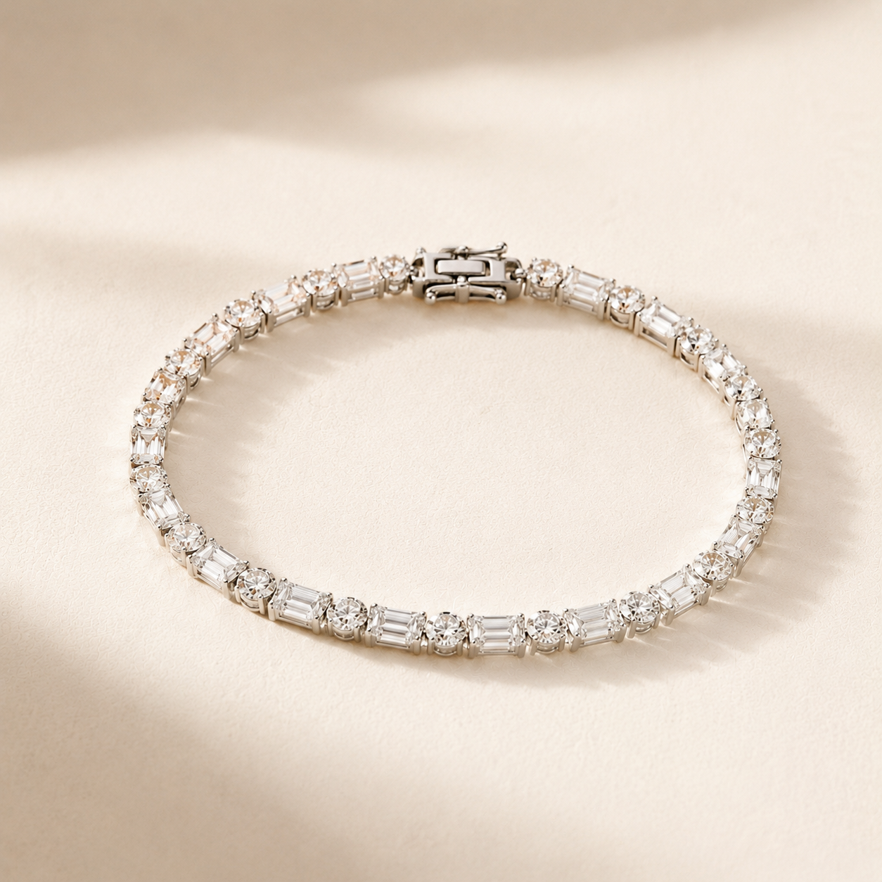DHARIN Mixed-Cut Tennis Bracelet - 14K yellow gold 1.5ct, alternating cut pattern, warm gold tone